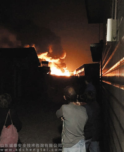 天津北辰区一仓库酒精原料起火爆炸